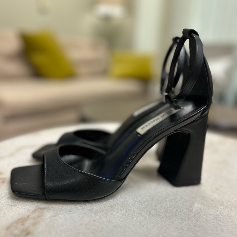 STEVE MADDEN margot black leather heel with ankle strap & block heels — size 7.5 - Picture 11 of 11